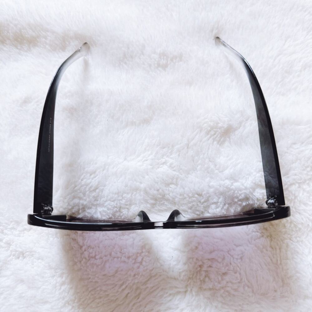 Junia Clear Black Oversized Sunglasses - Picture 5 of 10